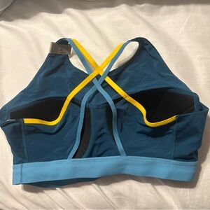 Adidas Avenue A strappy cross back sports bra with built in cups/support. XL C/D